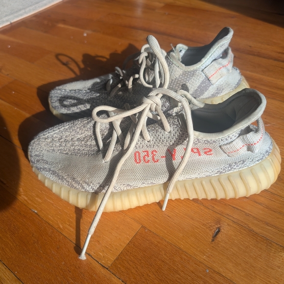 Yeezy Boost 350 V2 "Beluga 2.0" - Size 8 - Picture 2 of 7